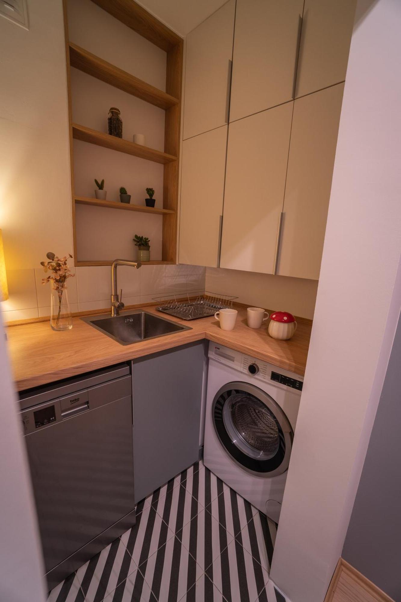 Zen Na Dan, Apartment